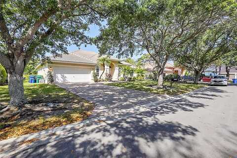 1574 NW 103rd Ter, Coral Springs, FL 33071