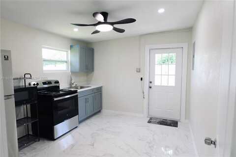 1806 N 43rd Ave, Hollywood, FL 33021
