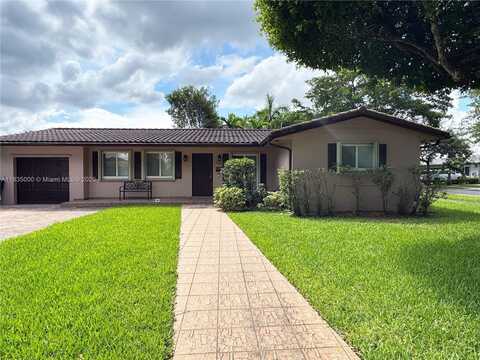 14181 Leaning Pine Dr, Miami Lakes, FL 33014
