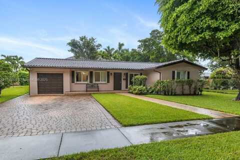 14181 Leaning Pine Dr, Miami Lakes, FL 33014