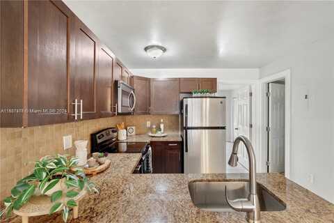 7241 Miami Lakes Dr, Miami Lakes, FL 33014