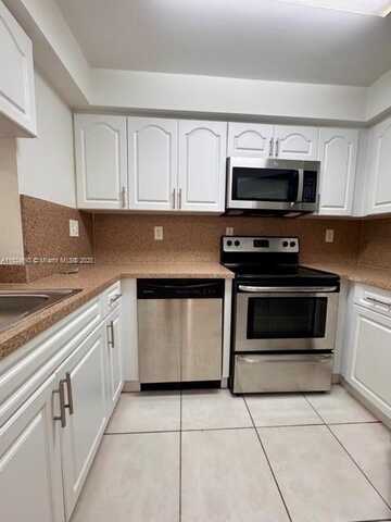 8255 SW 152nd Ave, Miami, FL 33193