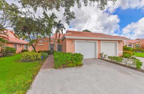 5570 Royal Lake Cir, Boynton Beach, FL 33437