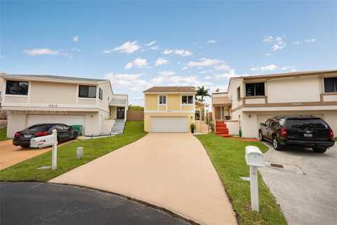 9909 SW 218th Ter, Cutler Bay, FL 33190