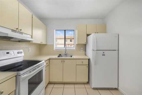 6165 W 22nd Ct, Hialeah, FL 33016