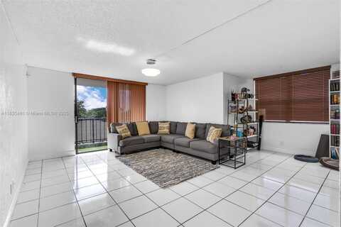 6190 Woodlands Blvd, Tamarac, FL 33319