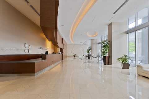 1111 SW 1st Ave, Miami, FL 33130