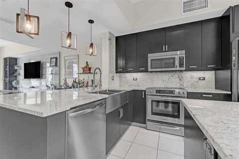 2138 Van Buren St, Hollywood, FL 33020