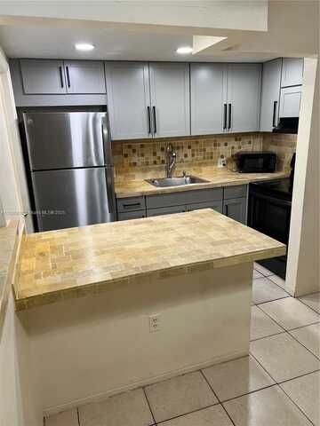 1515 NE 125th Ter, North Miami, FL 33161
