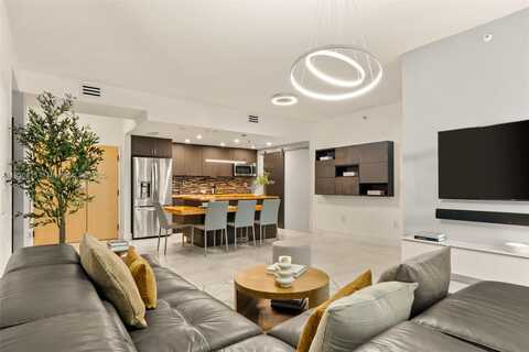9755 NW 52nd St, Doral, FL 33178