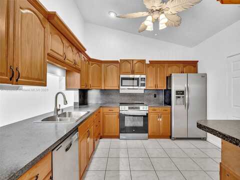 5201 SW 31st Ave, Dania Beach, FL 33312
