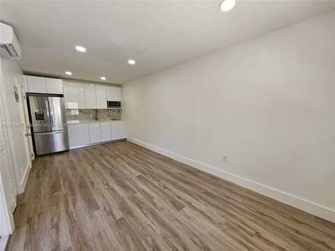 913 Ortega, West Palm Beach, FL 33405