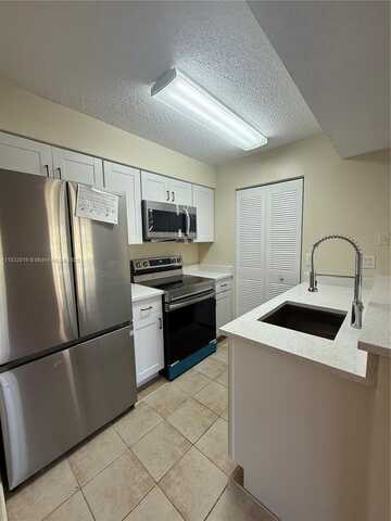 1261 SW 46th Ave, Pompano Beach, FL 33069