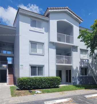 2640 S University Dr, Davie, FL 33328