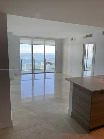 1300 Brickell Bay Dr, Miami, FL 33131