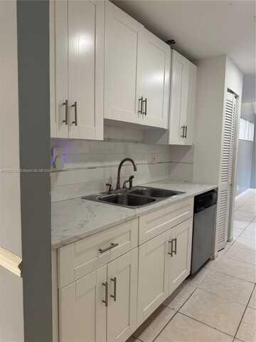 834 NW 81st Way, Plantation, FL 33324