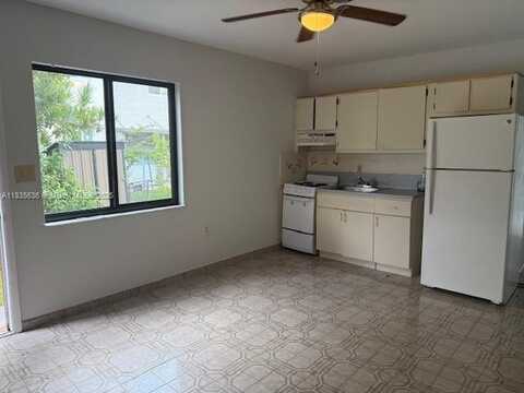 1720 W 42nd St, Hialeah, FL 33012