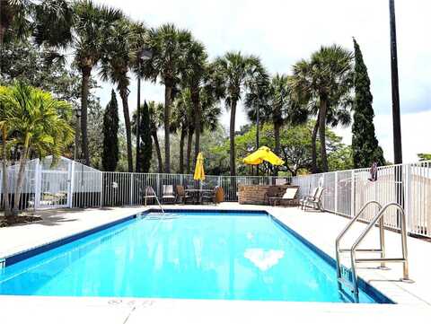 193 SW 96th Ter, Plantation, FL 33324