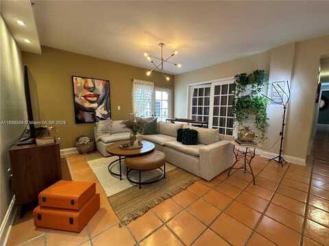 323 Navarre Ave, Coral Gables, FL 33134