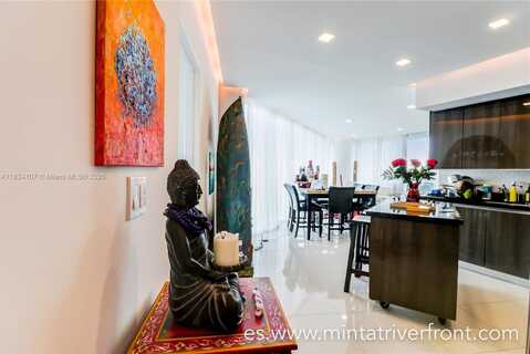 92 SW 3rd St, Miami, FL 33130