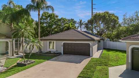 18396 NW 6th St, Pembroke Pines, FL 33029