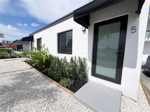 2555 SW 67th Ave, Miami, FL 33155