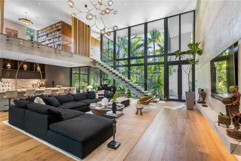3910 Battersea Rd, Miami, FL 33133
