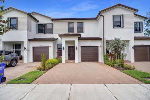 18546 SW 2nd St, Pembroke Pines, FL 33029