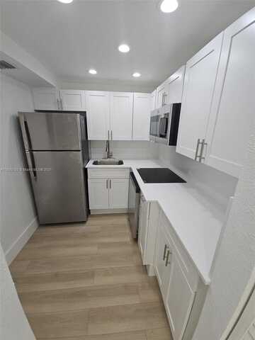 8101 Crespi Blvd, Miami Beach, FL 33141
