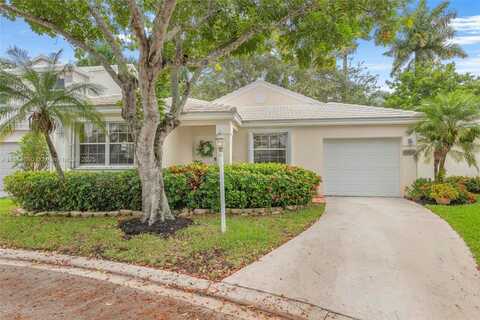 9614 NW 8th Cir, Plantation, FL 33324