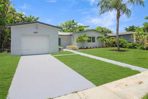 6541 SW 8th St, North Lauderdale, FL 33068