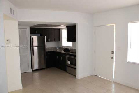 101 NE 41st St, Oakland Park, FL 33334