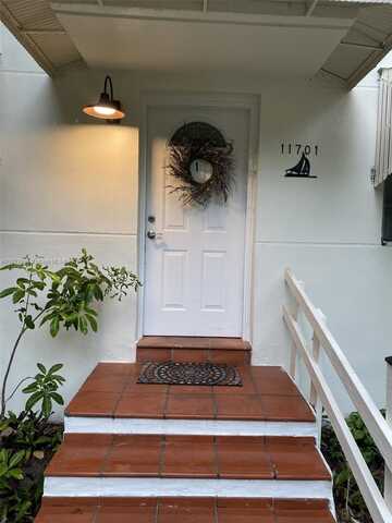 11701 NE 11th Pl, Biscayne Park, FL 33161