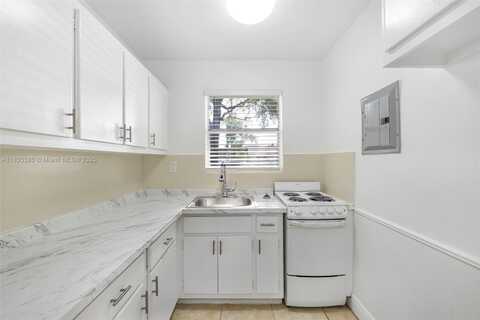 7130 W 11th Ct, Hialeah, FL 33014