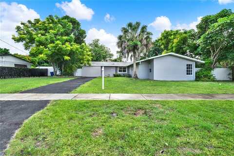 15831 Palmetto Club Dr, Miami, FL 33157