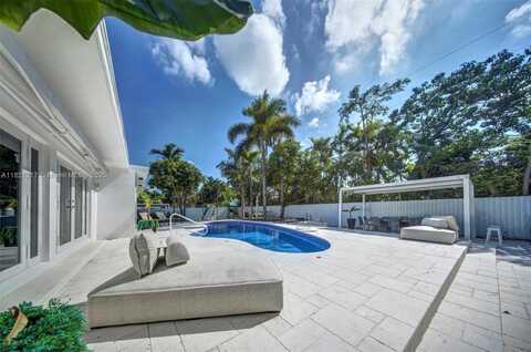 2020 Alamanda Dr, North Miami, FL 33181