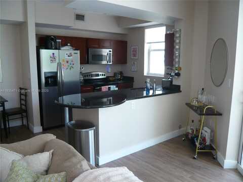 7280 SW 89th St, Miami, FL 33156