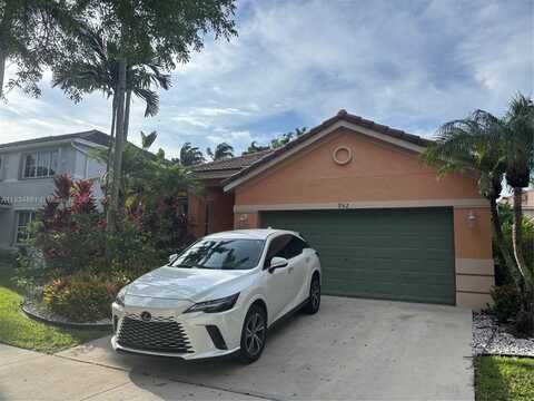 952 Sunflower Cir, Weston, FL 33327