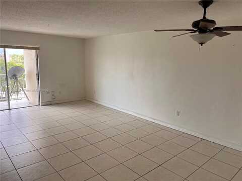7727 SW 86th St, Miami, FL 33143