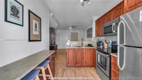 2575 SW 27th Ave, Miami, FL 33133