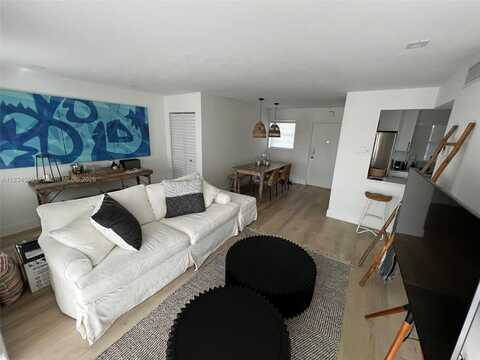 221 Meridian Ave, Miami Beach, FL 33139