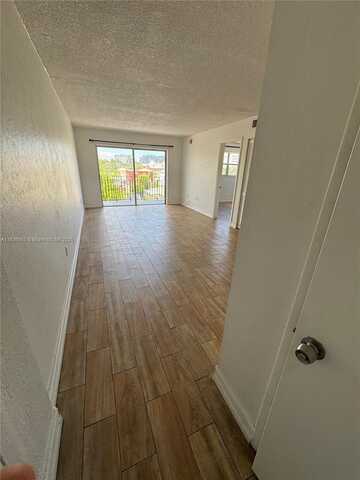 444 SW 4th St, Miami, FL 33130