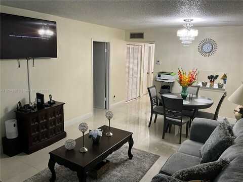 300 Berkley Rd, Hollywood, FL 33024