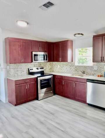 220 NE 12th Ave, Homestead, FL 33030