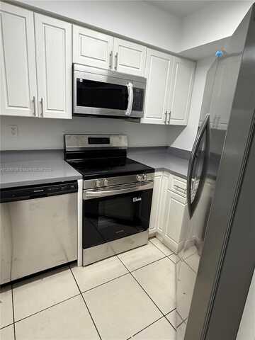 8215 SW 152nd Ave, Miami, FL 33193