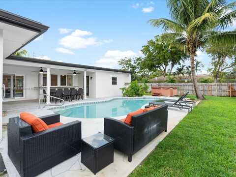5191 Sarazen Dr, Hollywood, FL 33021