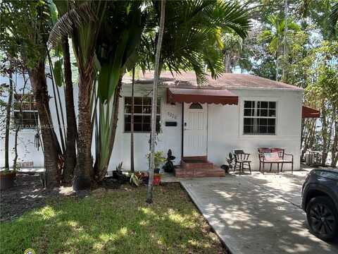 5220 SW 5th St, Miami, FL 33134