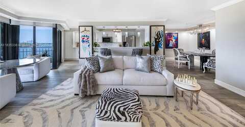 4000 Towerside Ter, Miami, FL 33138