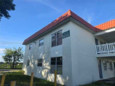 405 SW 13th Pl, Deerfield Beach, FL 33441