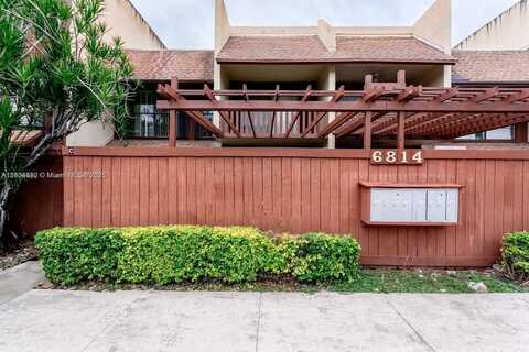 6814 SW 114th Pl, Miami, FL 33173
